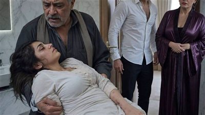 بنتى كانت مرميه فى ارضيه الحمام لمنى السيد