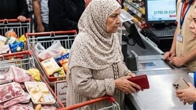 بنتي كانت ماليه 3 عربيات في الماركت مليانين لحمة وأكل غالي وحاجات مالهاش آخر.